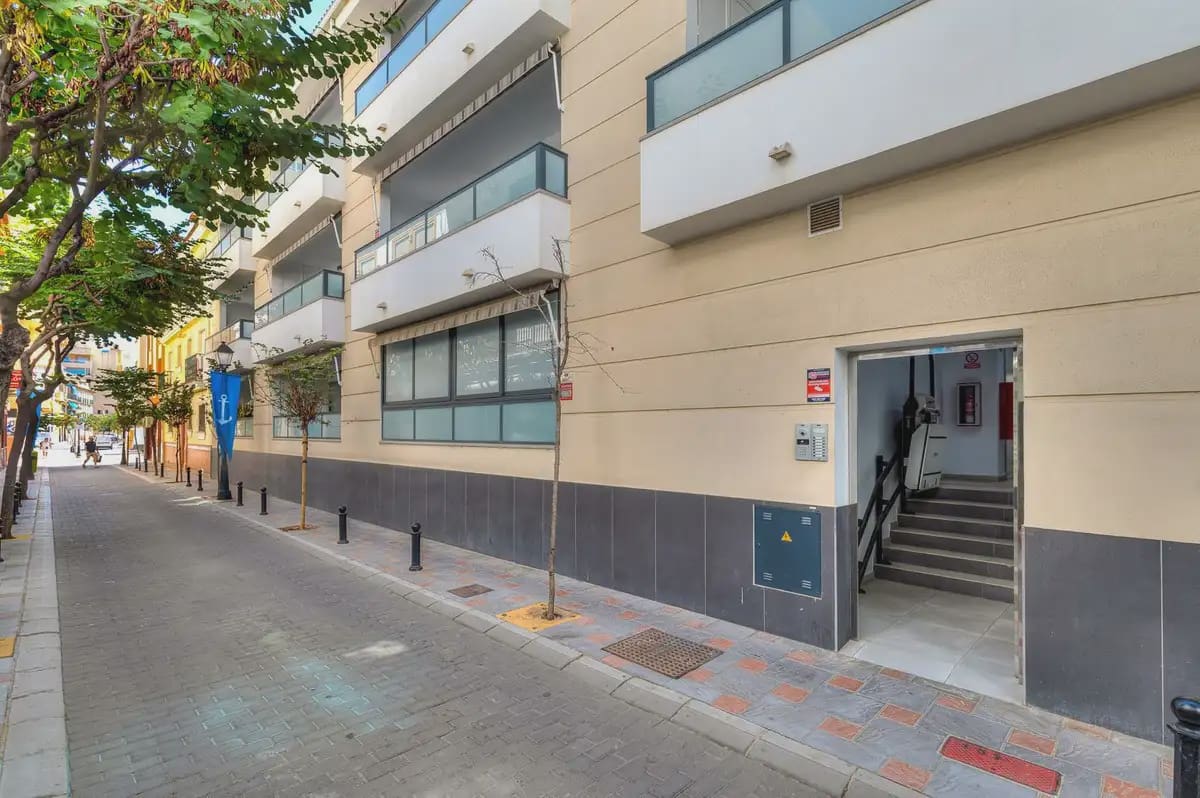 2 soverom Strandleiligheter til salgs i Fuengirola med svømmebasseng - € 479 000 (Ref: 9975658)