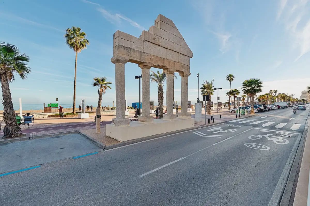 2 soverom Strandleiligheter til salgs i Fuengirola med svømmebasseng - € 479 000 (Ref: 9975658)