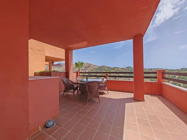 2 soveværelse Lejlighed til salg i La Reserva, Marbella med swimmingpool garage - € 320.000 (Ref: 9975661)