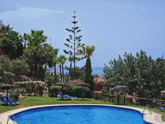 2 soveværelse Lejlighed til salg i La Reserva, Marbella med swimmingpool garage - € 320.000 (Ref: 9975661)