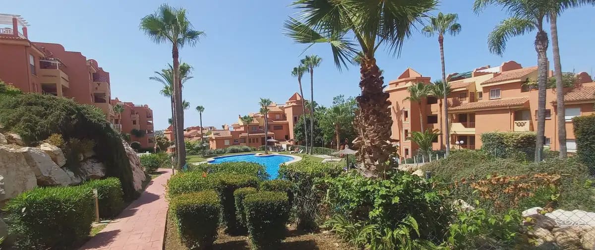 2 soveværelse Lejlighed til salg i Marbella med swimmingpool garage - € 365.000 (Ref: 9975662)