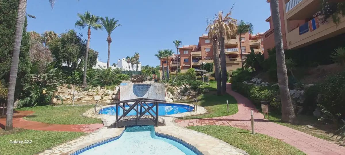 2 soveværelse Lejlighed til salg i Marbella med swimmingpool garage - € 365.000 (Ref: 9975662)