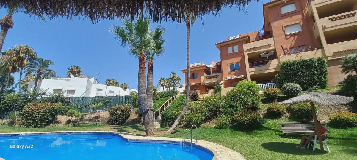 2 soveværelse Lejlighed til salg i Marbella med swimmingpool garage - € 365.000 (Ref: 9975662)