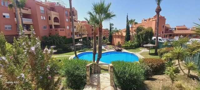 2 soveværelse Lejlighed til salg i La Reserva, Marbella med swimmingpool garage - € 365.000 (Ref: 9975662)