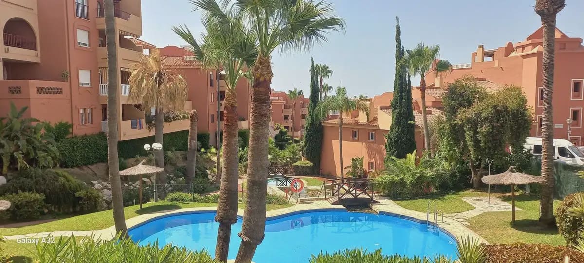 2 soveværelse Lejlighed til salg i Marbella med swimmingpool garage - € 365.000 (Ref: 9975662)