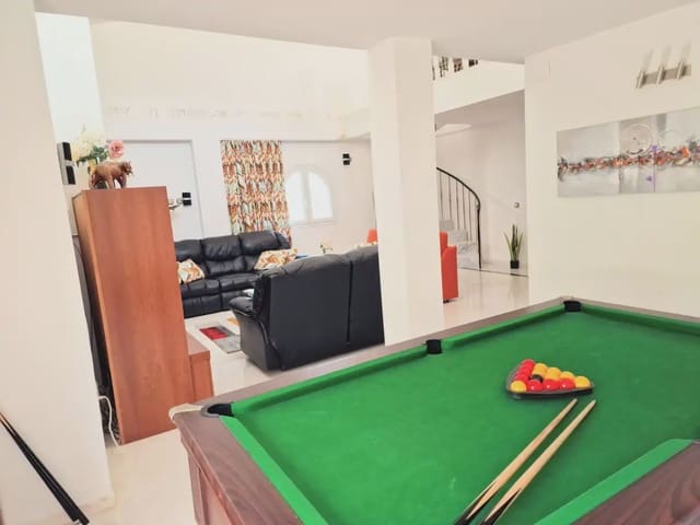 4 soverom Penthouse til salgs i Torremolinos med svømmebasseng garasje - € 849 000 (Ref: 9977542)