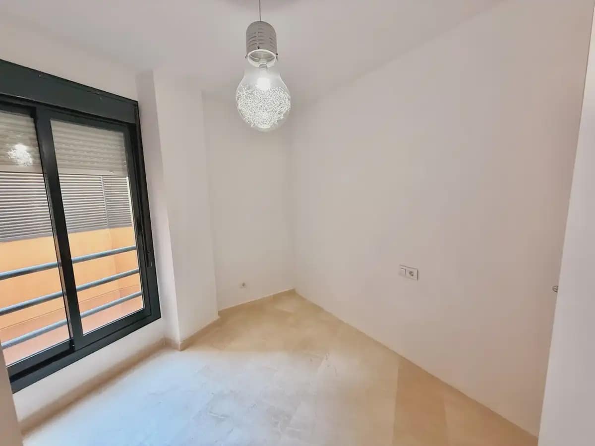 2 sypialnia Apartament na sprzedaż w Fuengirola z basenem garażem - 299 000 € (Ref: 9977543)