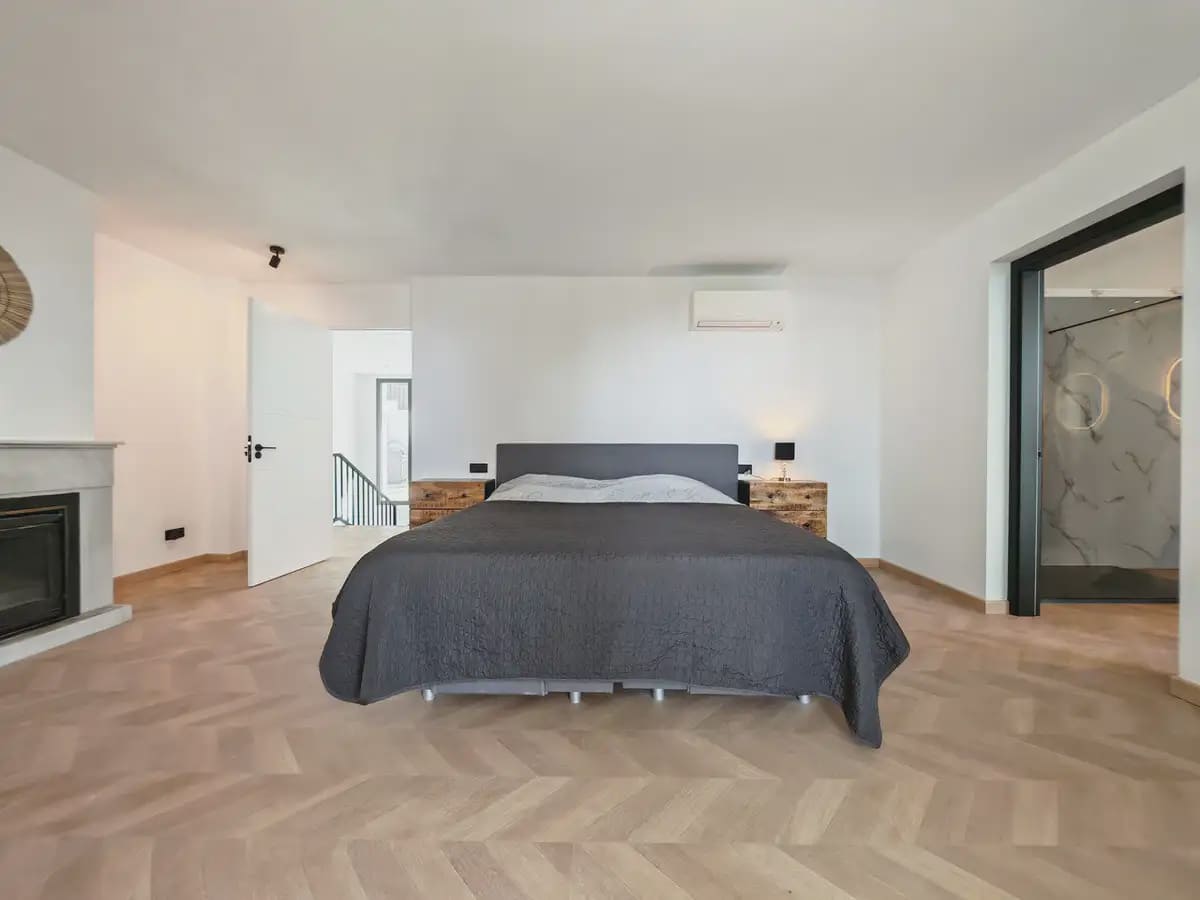 8 sypialnia Willa na sprzedaż w Marbella z basenem garażem - 2 450 000 € (Ref: 9979118)