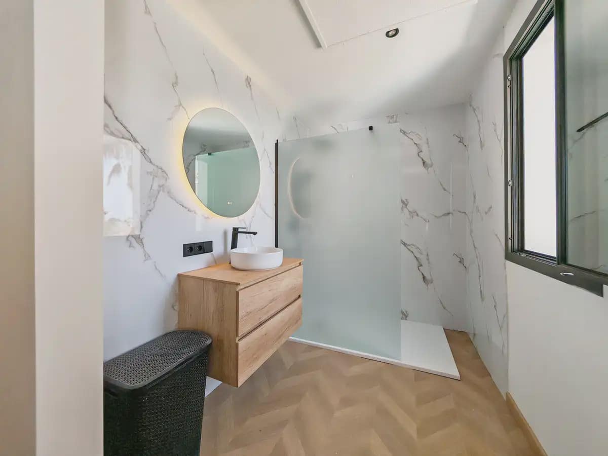 8 sypialnia Willa na sprzedaż w Marbella z basenem garażem - 2 450 000 € (Ref: 9979118)