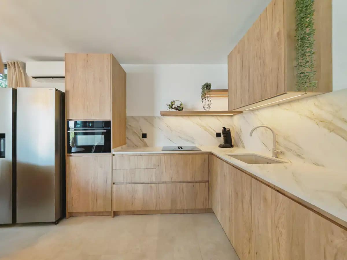 8 sypialnia Willa na sprzedaż w Marbella z basenem garażem - 2 450 000 € (Ref: 9979118)
