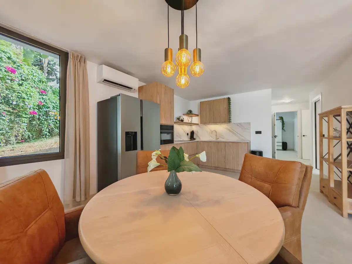 8 sypialnia Willa na sprzedaż w Marbella z basenem garażem - 2 450 000 € (Ref: 9979118)
