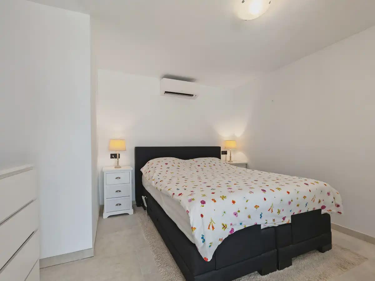 8 sypialnia Willa na sprzedaż w Marbella z basenem garażem - 2 450 000 € (Ref: 9979118)