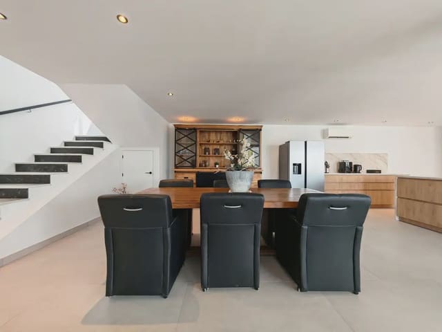 8 sypialnia Willa na sprzedaż w Elviria, Marbella z basenem garażem - 2 450 000 € (Ref: 9979118)
