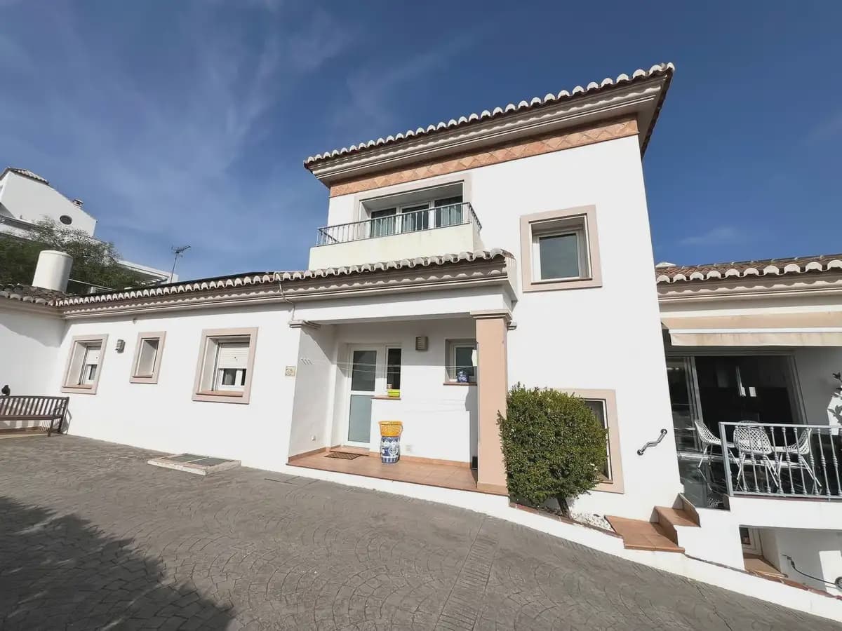 6 makuuhuone Huvila myytävänä paikassa Mijas mukana uima-altaan 
autotalli - 1 595 000 € (Ref: 9983213)