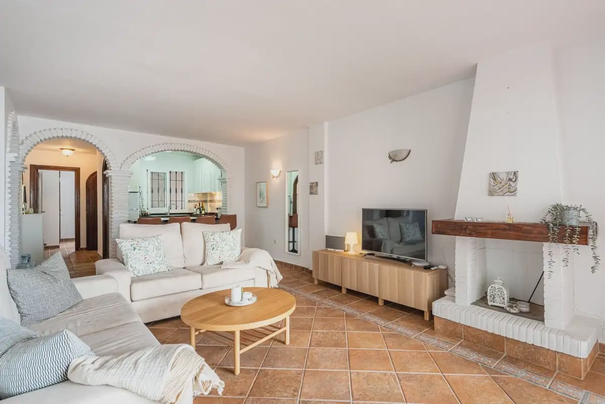 Apartamento de 3 habitaciones en Mijas en venta con piscina garaje - 449.000 € (Ref: 9983214)