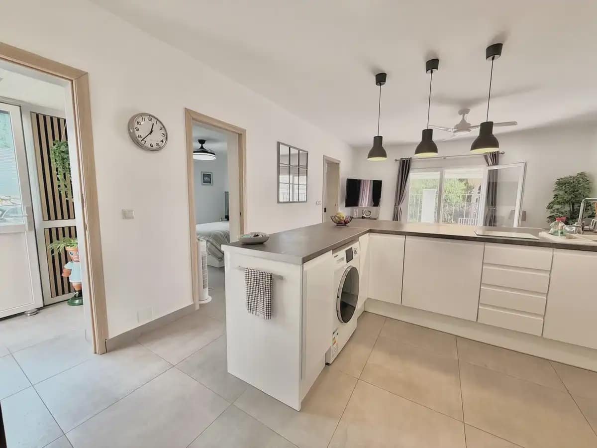 3 soverom Kjedet enebolig til salgs i Benalmadena med svømmebasseng garasje - € 625 000 (Ref: 9983342)