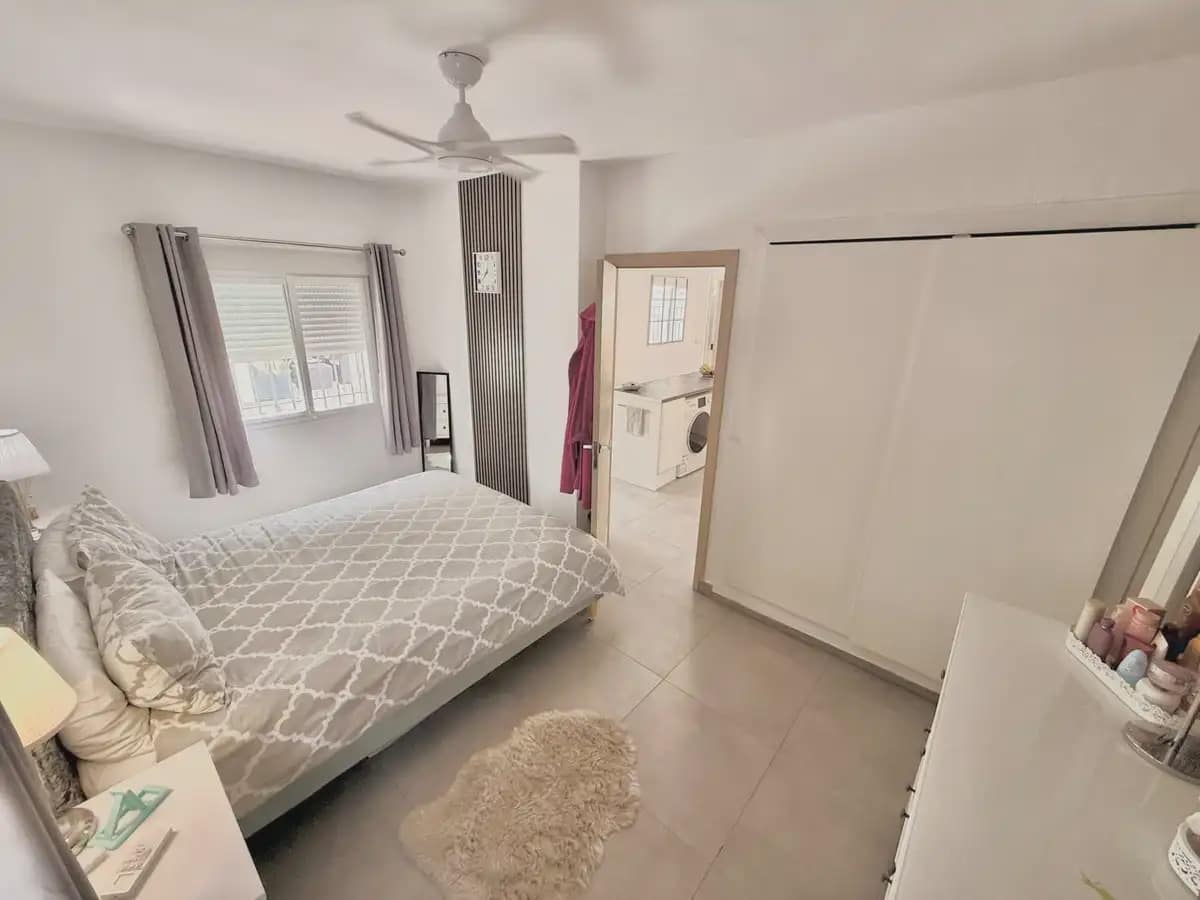 3 soverom Kjedet enebolig til salgs i Benalmadena med svømmebasseng garasje - € 625 000 (Ref: 9983342)