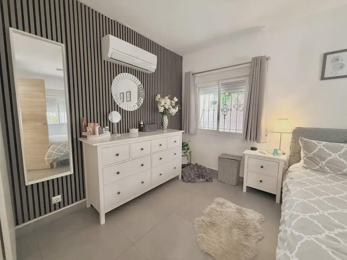3 soverom Kjedet enebolig til salgs i Benalmadena med svømmebasseng garasje - € 625 000 (Ref: 9983342)