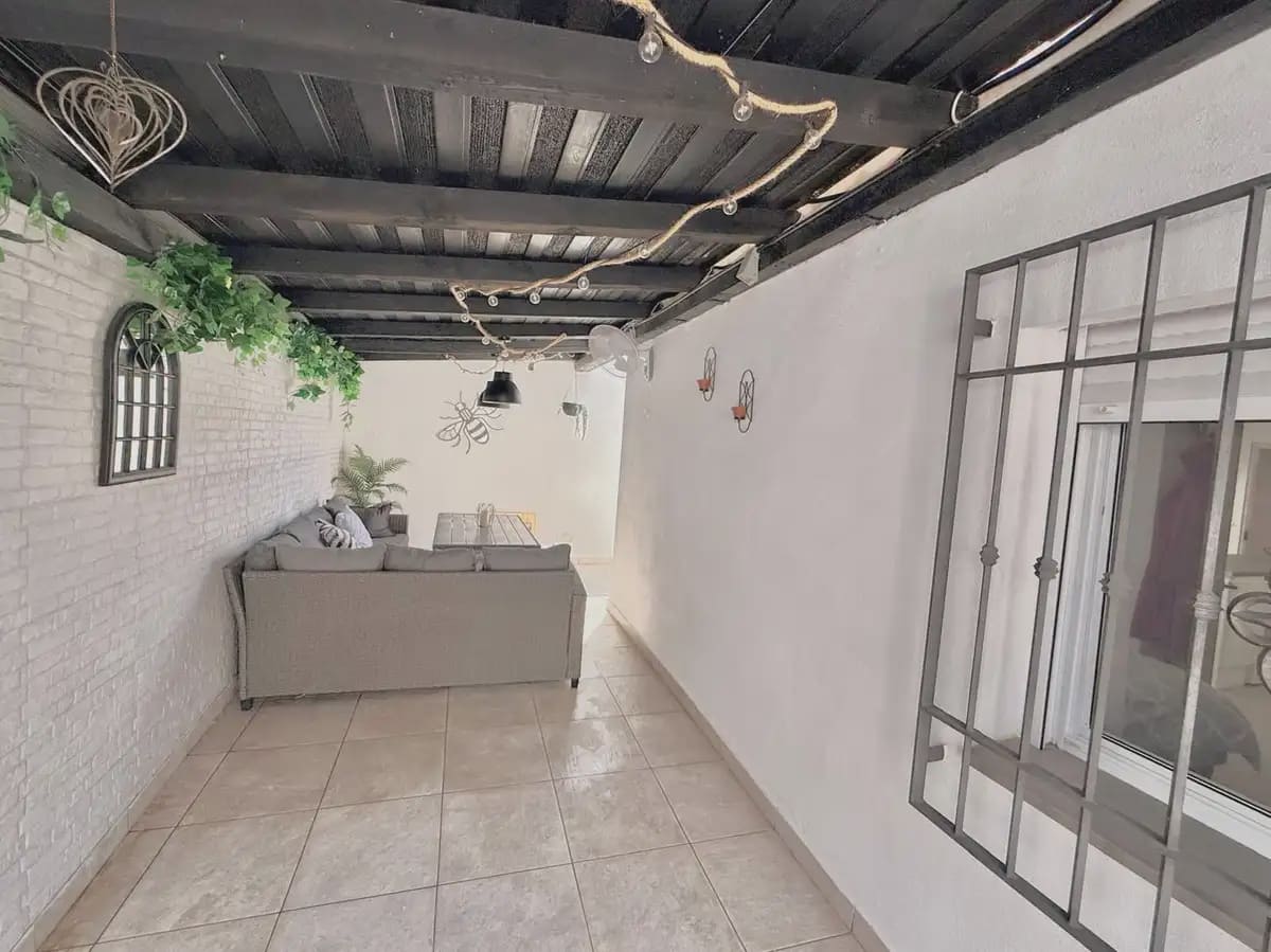 3 soverom Kjedet enebolig til salgs i Benalmadena med svømmebasseng garasje - € 625 000 (Ref: 9983342)