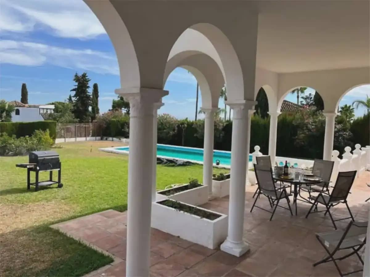 4 sovrum Villa till salu i Marbella med pool garage - 1 446 000 € (Ref: 9985204)