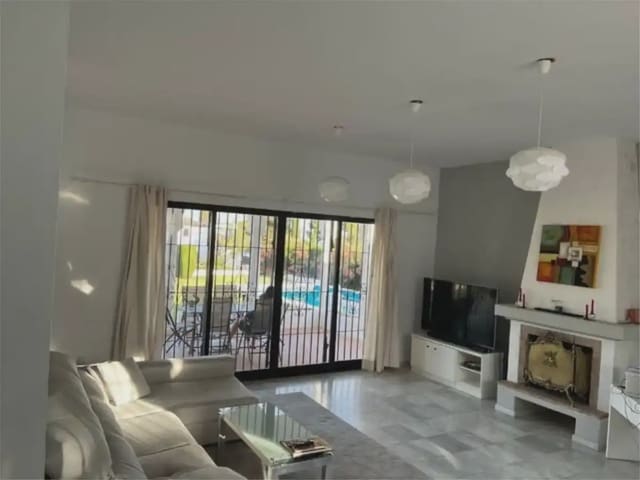 4 slaapkamer Villa te koop in Hacienda Las Chapas, Marbella met zwembad garage - € 1.446.000 (Ref: 9985204)