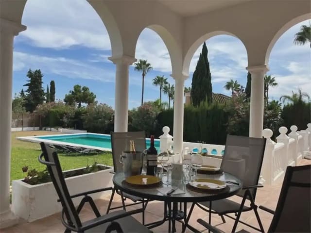 4 slaapkamer Villa te koop in Hacienda Las Chapas, Marbella met zwembad garage - € 1.446.000 (Ref: 9985204)