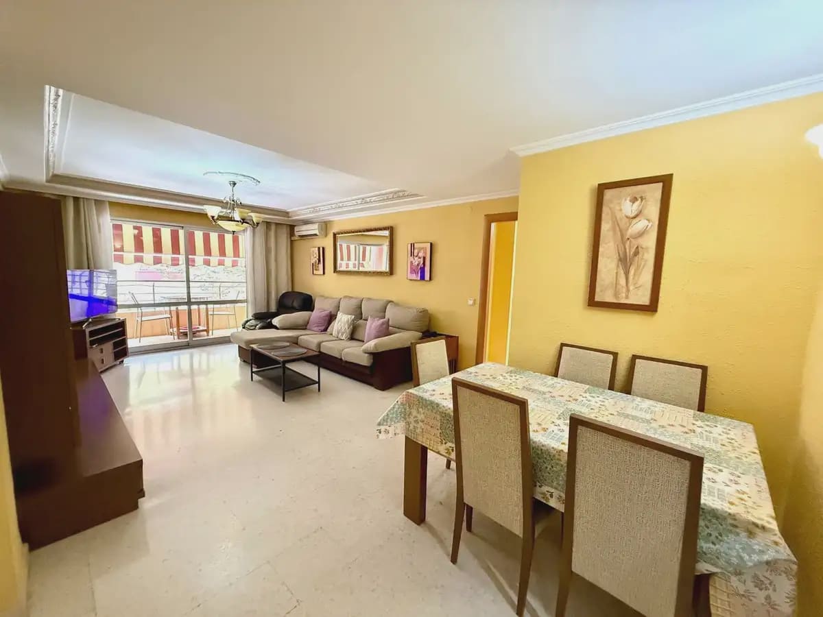 3 soveværelse Lejlighed til salg i Fuengirola med garage - € 315.000 (Ref: 9985207)