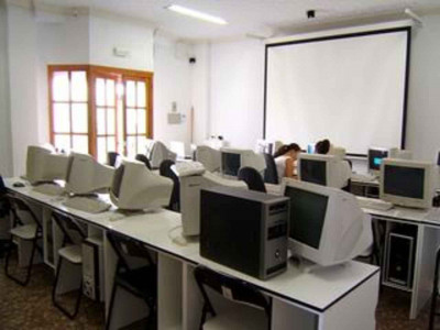 Commercieel te koop in Torrox - € 85.000 (Ref: 1097829)