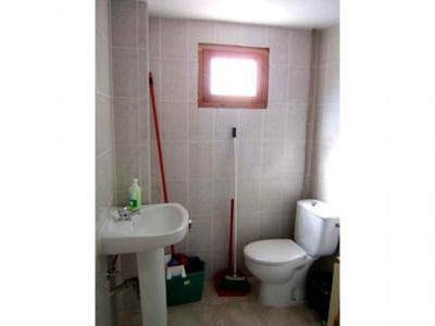 Commercieel te koop in Torrox - € 85.000 (Ref: 1097829)