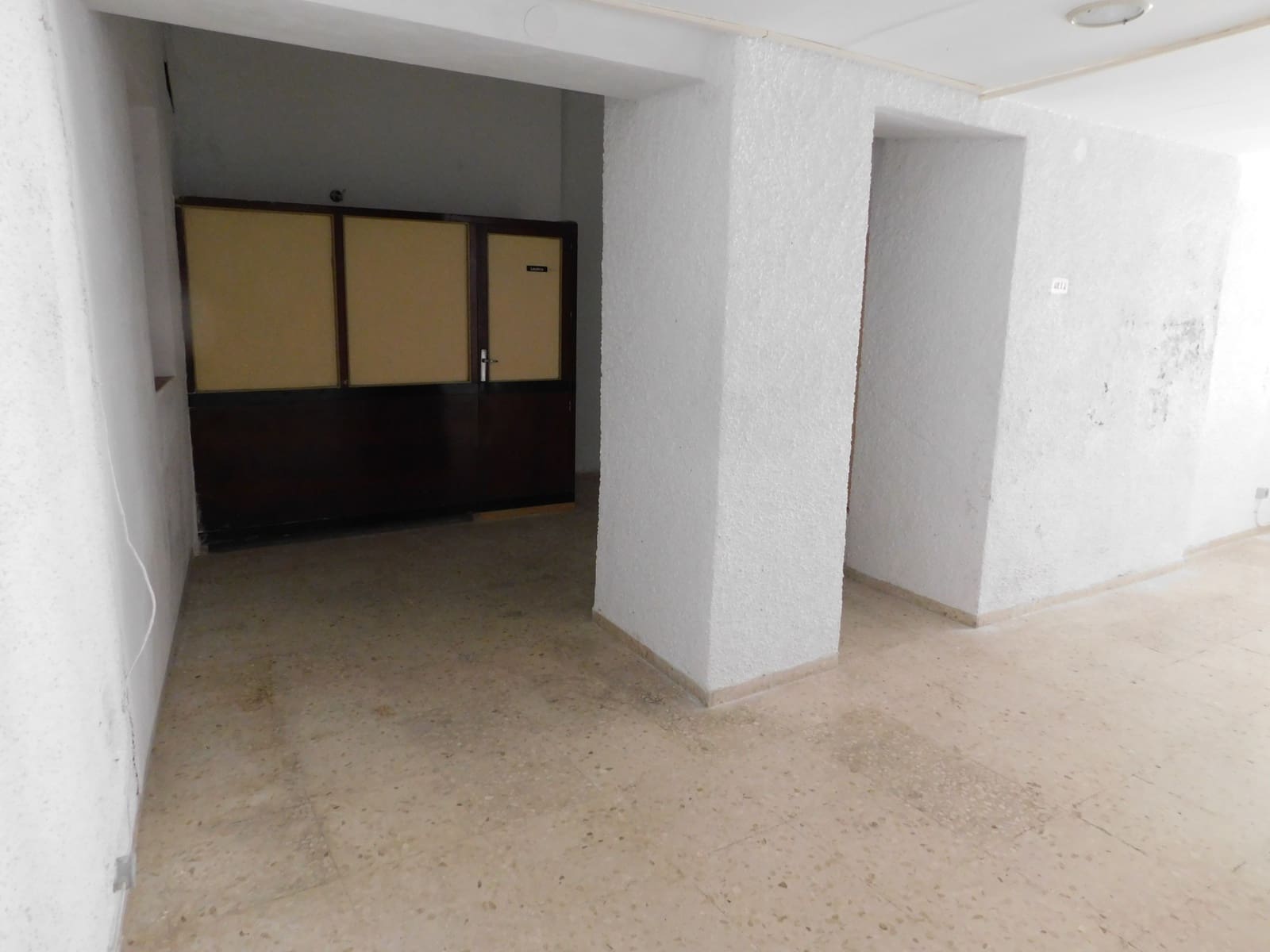 Commercieel te koop in Torrox - € 105.000 (Ref: 5119123)