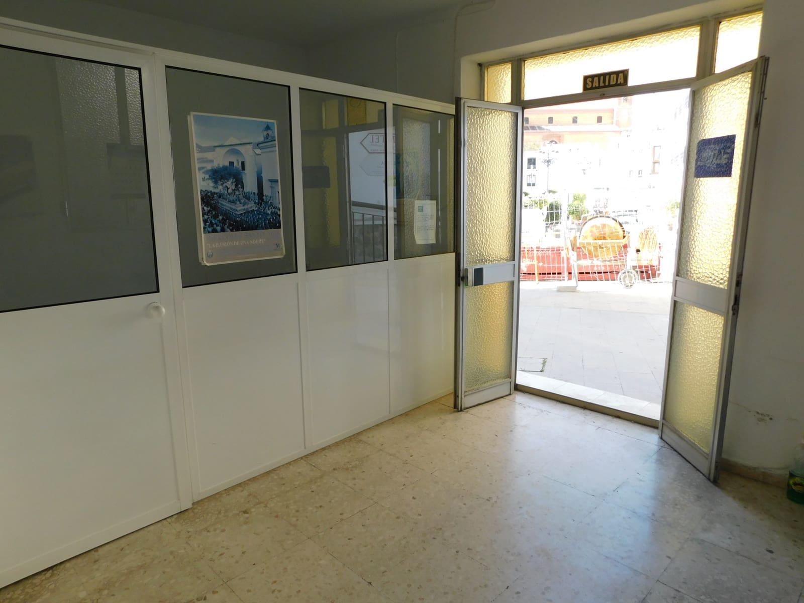 Commercieel te koop in Torrox - € 105.000 (Ref: 5119123)