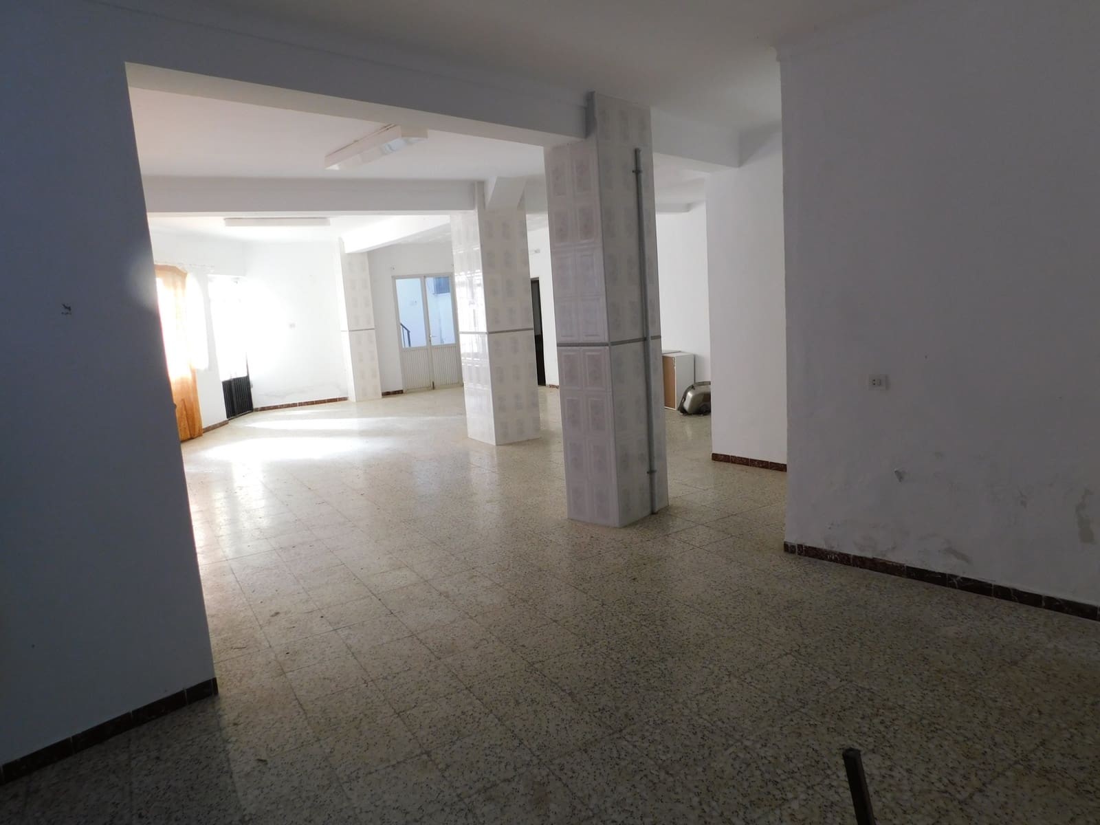 Kaupallinen myytävänä paikassa Torrox - 155 000 € (Ref: 5119124)