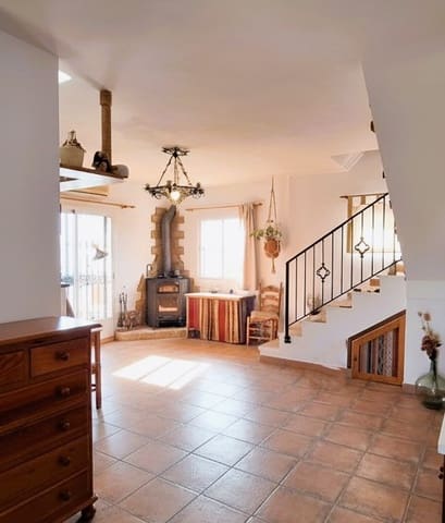 Maalaistalo myytävänä paikassa Torrox mukana 
autotalli - 440 000 € (Ref: 9219490)