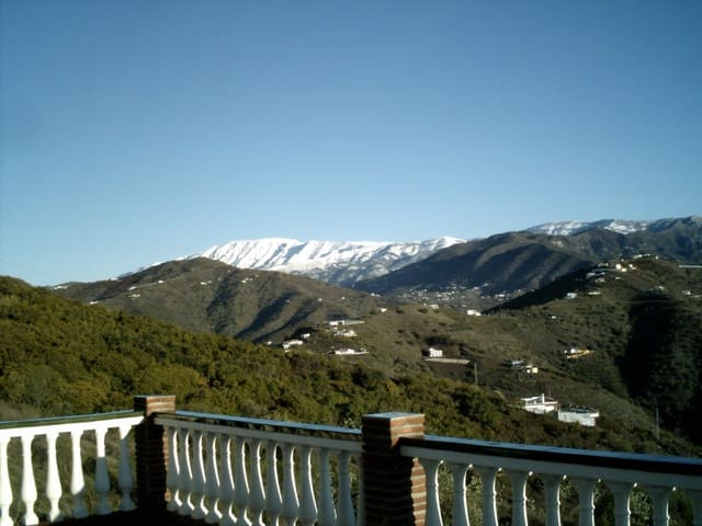 Maalaistalo myytävänä paikassa Torrox mukana 
autotalli - 440 000 € (Ref: 9219490)