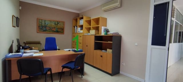 8 soverom Kommersiell til salgs i Torrox Pueblo, Torrox - € 220 000 (Ref: 9447165)