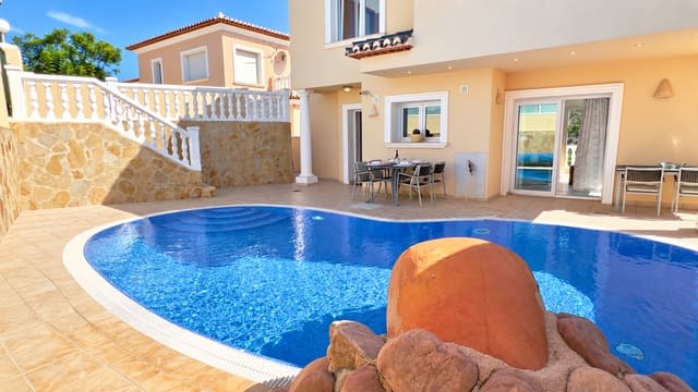 Chalet de 3 habitaciones en Benitachell / Benitatxell en venta con piscina garaje - 565.000 € (Ref: 10154200)