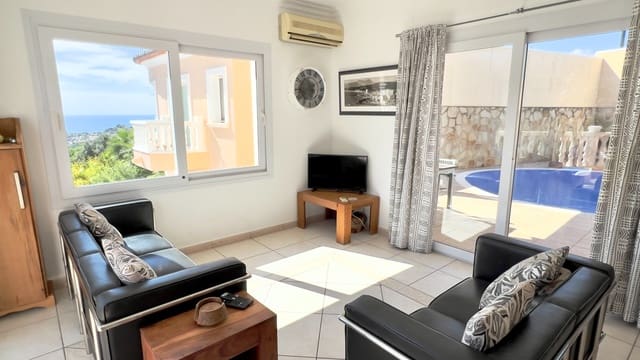 Chalet de 3 habitaciones en Benitachell / Benitatxell en venta con piscina garaje - 565.000 € (Ref: 10154200)