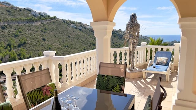 Chalet de 3 habitaciones en Benitachell / Benitatxell en venta con piscina garaje - 565.000 € (Ref: 10154200)