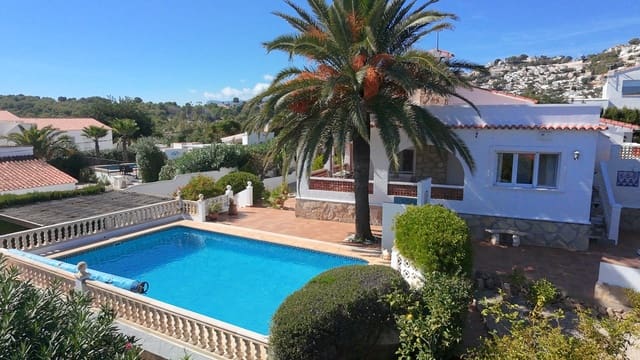 4 soveværelse Villa til salg i Pinar del Advocat - Cometa, Teulada-Moraira med swimmingpool garage - € 650.000 (Ref: 10159921)