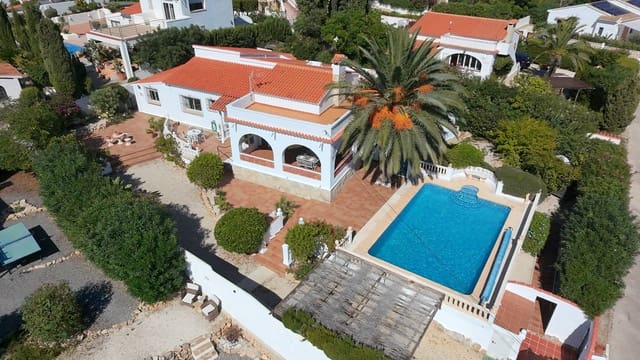 4 soveværelse Villa til salg i Pinar del Advocat - Cometa, Teulada-Moraira med swimmingpool garage - € 650.000 (Ref: 10159921)