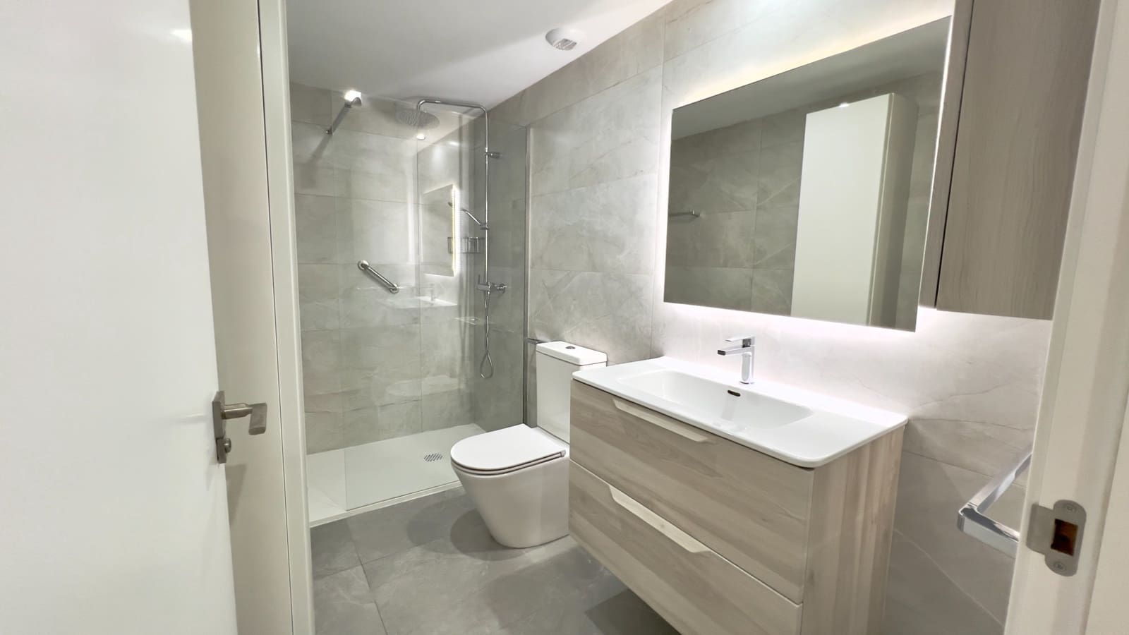 Apartamento de 2 habitaciones en Javea / Xàbia en venta con piscina garaje - 365.000 € (Ref: 10185907)