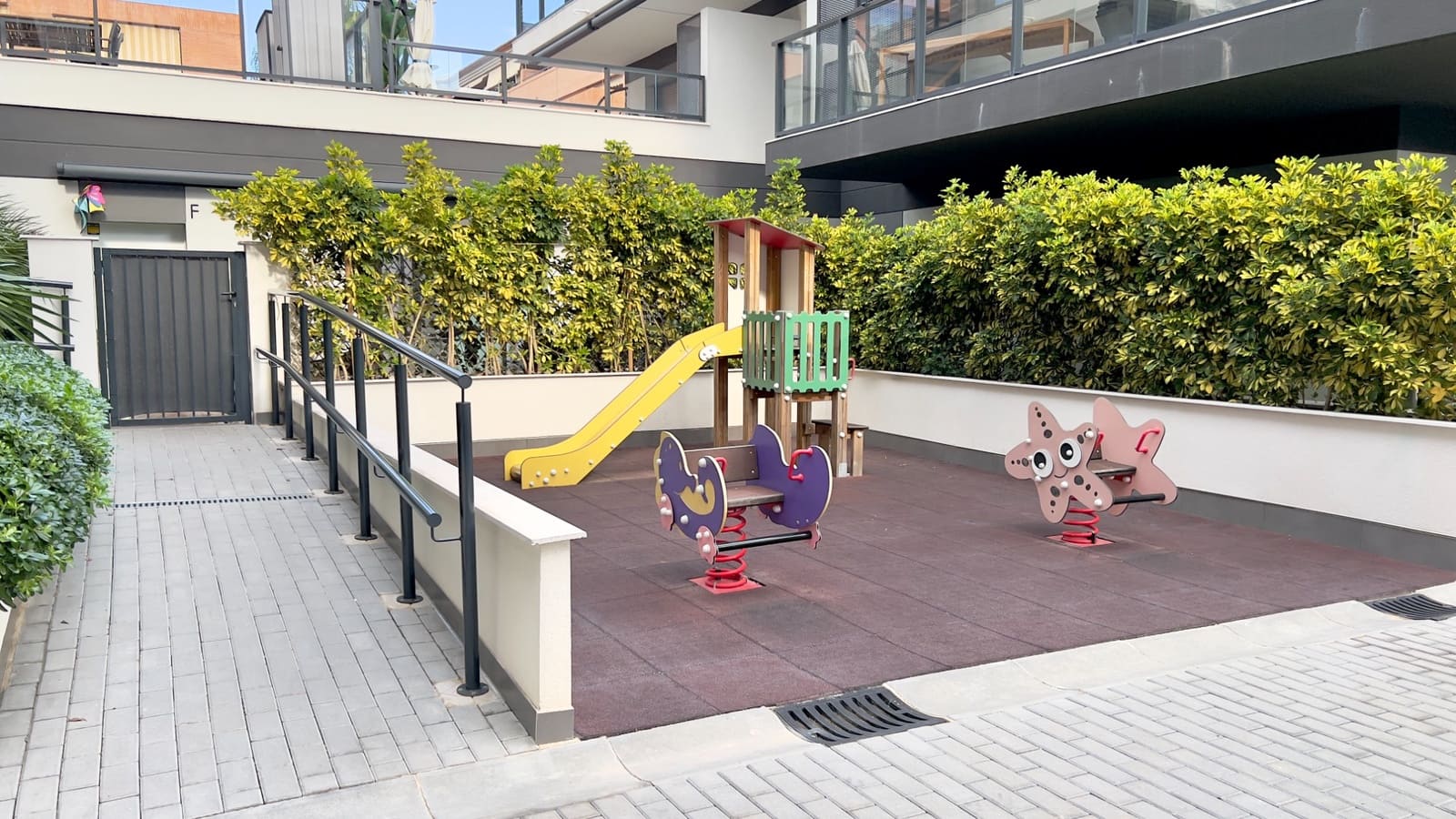 Apartamento de 2 habitaciones en Javea / Xàbia en venta con piscina garaje - 365.000 € (Ref: 10185907)