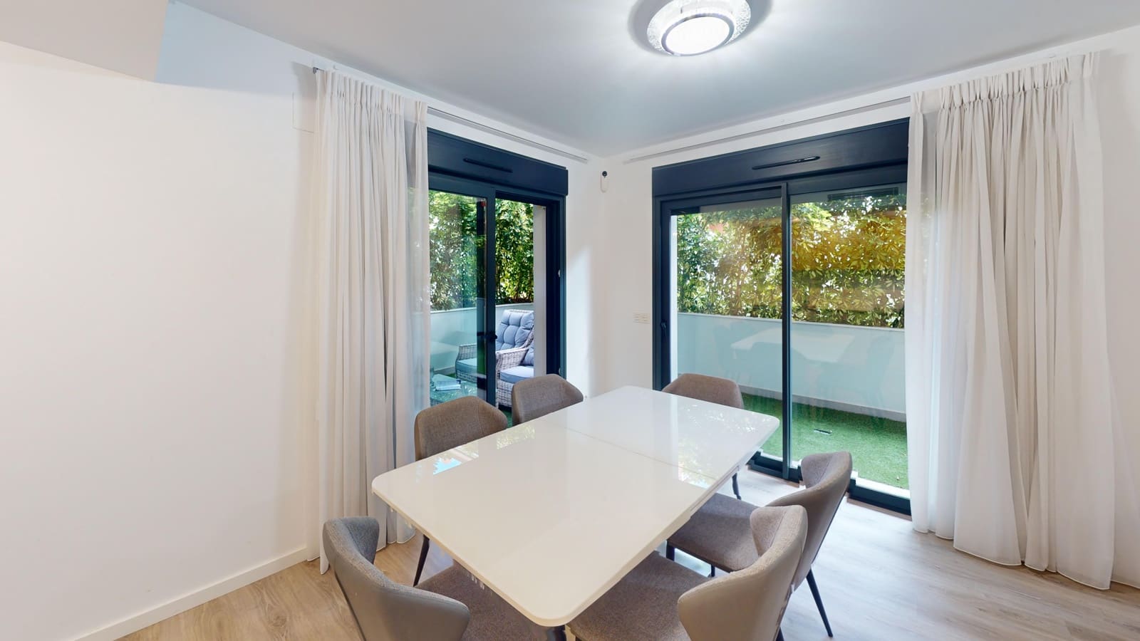 Apartamento de 2 habitaciones en Javea / Xàbia en venta con piscina garaje - 365.000 € (Ref: 10185907)