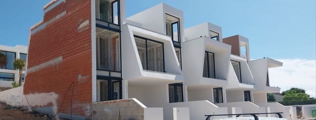 3 bedroom Villa for sale in Pueblo, Calpe / Calp with pool - € 755,000 (Ref: 7945045)