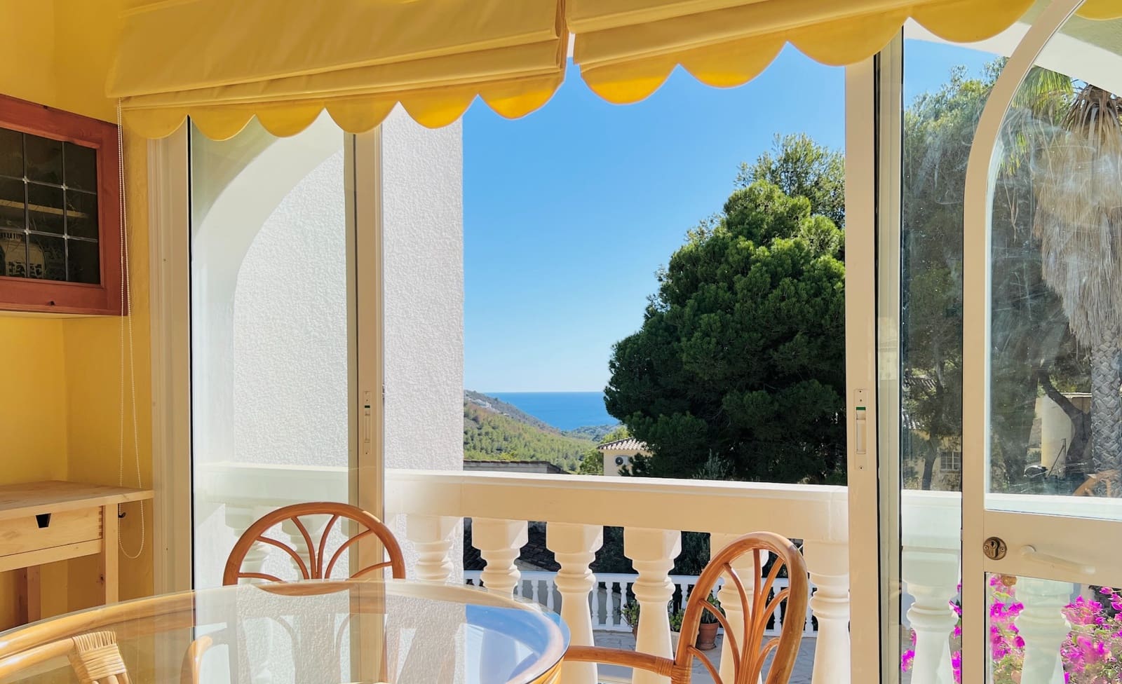 4 bedroom Villa for sale in Benitachell / Benitatxell with pool - € 525,000 (Ref: 8585544)