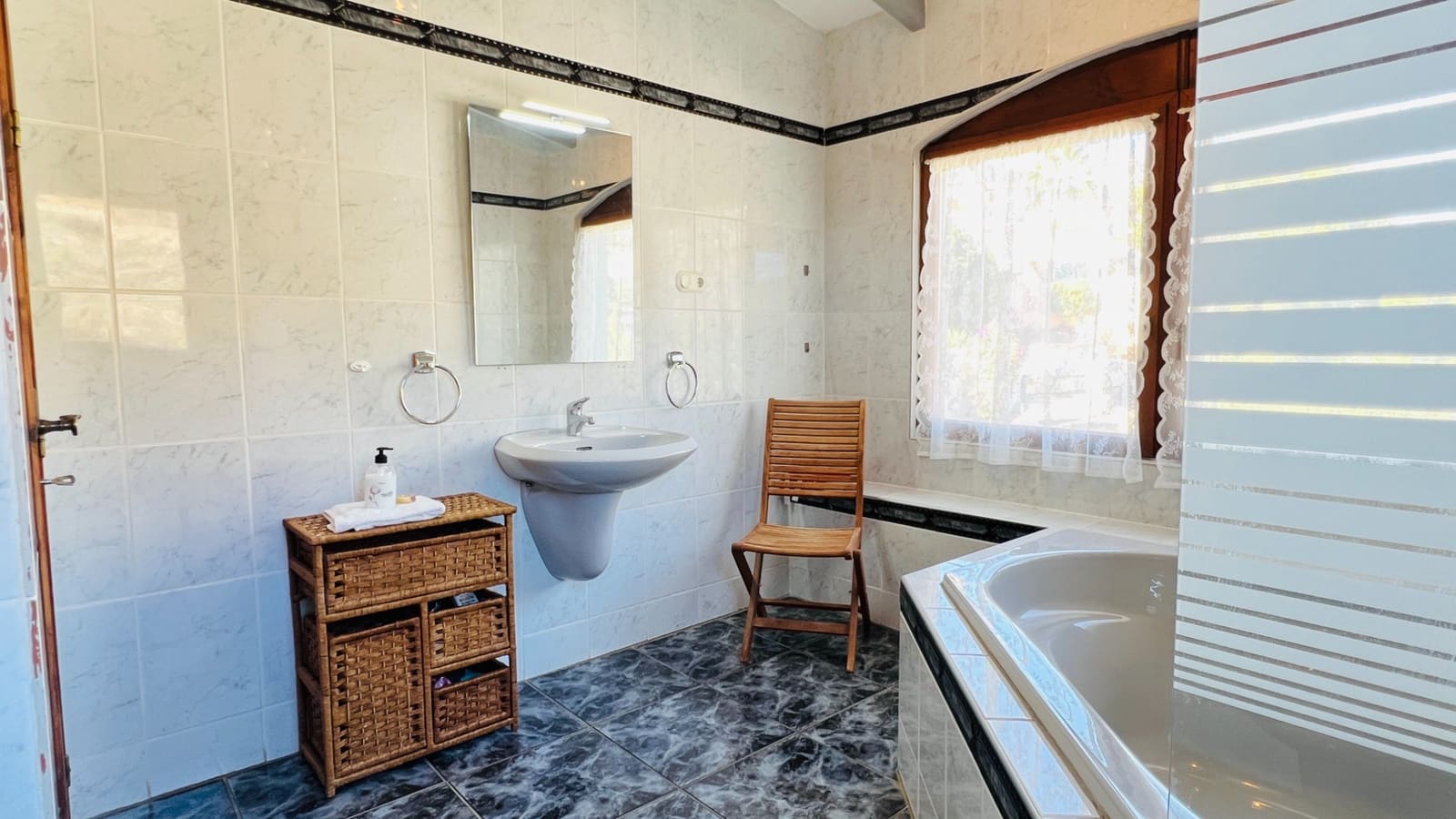 4 bedroom Villa for sale in Benitachell / Benitatxell with pool - € 525,000 (Ref: 8585544)