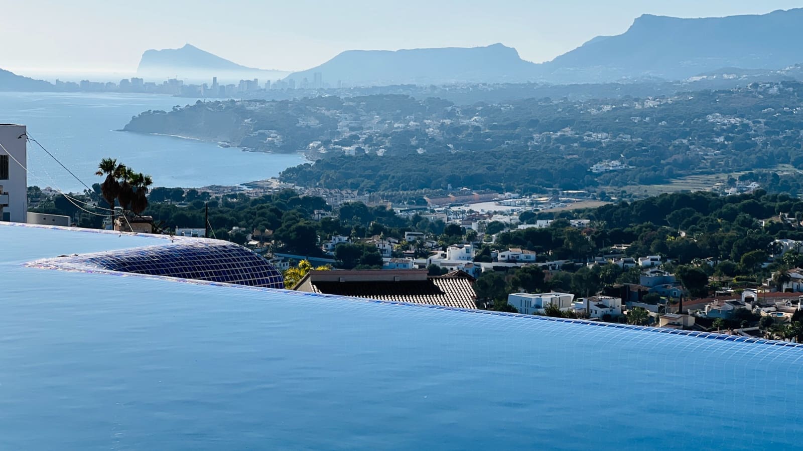 4 soveværelse Villa til salg i Moraira med swimmingpool - € 1.650.000 (Ref: 8769556)