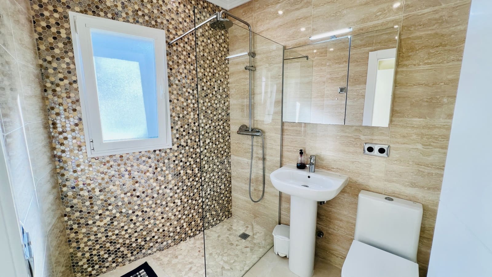 2 soveværelse Lejlighed til salg i Moraira med swimmingpool - € 329.000 (Ref: 8796620)