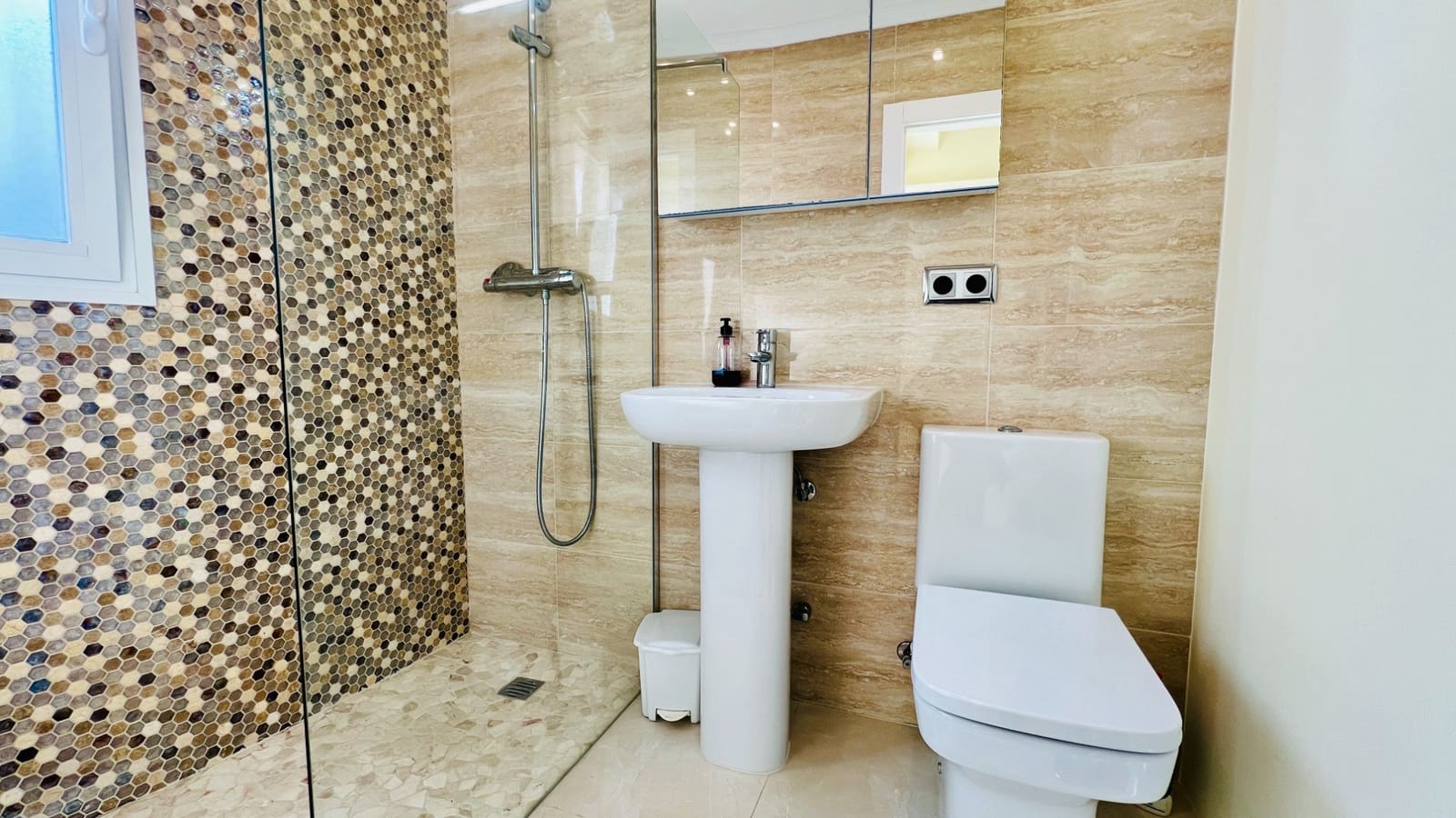 2 soveværelse Lejlighed til salg i Moraira med swimmingpool - € 329.000 (Ref: 8796620)