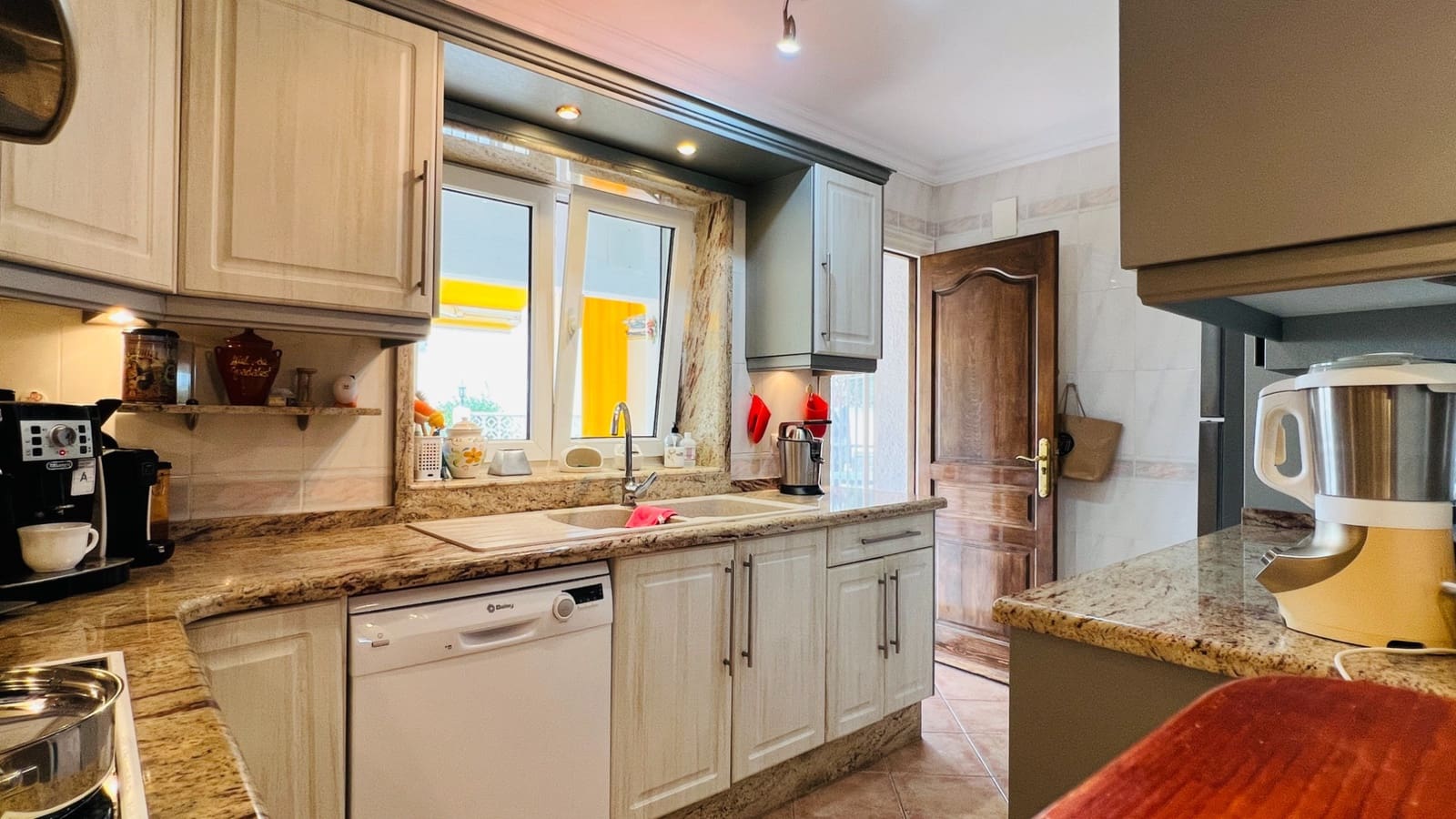 4 Zimmer Villa zu verkaufen in Benitachell / Benitatxell mit Pool Garage - 665.000 € (Ref: 8927035)